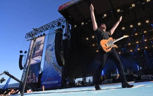 April 6, 2018 - Fort Lauderdale, FL, USA - Lee Brice preforms as the Tortuga Music Festival kicks off on Friday, April 6, 2018, in Fort Lauderdale, Fla. The three-day festival also works hand in hand with the Rock The Ocean Foundation to increase public awareness about the issues impacting the world s oceans. Fort Lauderdale USA - ZUMAm67_ 20180406_zaf_m67_109 Copyright: xJimxRassolx