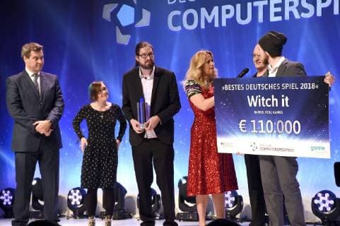 Markus Söder Tina Heitmann Christoph Rienäcker Barbara Schöneberger Nils Ohlig and Lukas Köhne at the presentation of the German Computer Game Prize 2018 in the Kesselhaus Munich 10 04 2018 Foto:xP.xSchönbergerx xFuturexImage