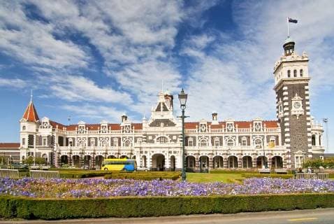 Historic Railway Station in Dunedin, Otago, South Island, New Zealand.  BEW1D215CCE