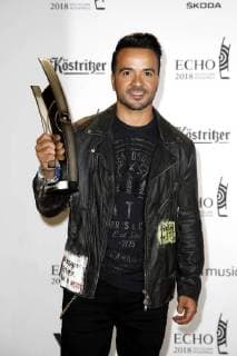 Award Winner Luis Fonsi at the ECHO POP Awards Ceremony on 12.04.2018 in Berlin ECHO POP Ceremony 2018 in Berlin Winner of the Prize Winners Pressroom