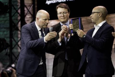 12-04-2018 Amsterdam Prince Constantijn with the winner Ronaldo Schemidt during the World Press Photo 2017 award at the Westergasfabriek in Amsterdam.  Copyright: xPPE NIEBOERx