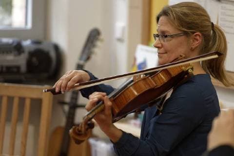 School Lesson with Minister and Dackl in Bonn On 13.04.2018, a string quartet of the WDR Symphony Orchestra was a gu