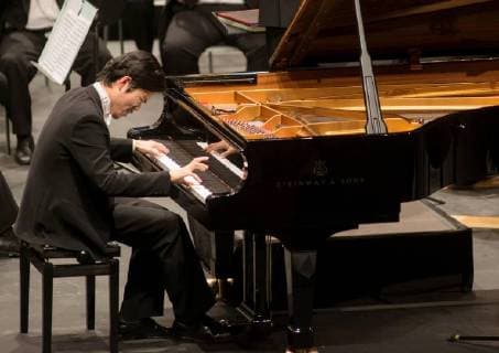 Spanish Jorge Nava Vasquez performs during the final of the sixtieth Jaen Award of Piano, at the Infanta Leonor Theater, in Jaen, Spain, 13 April 2018. Sixtieth Jaen Award of Piano !ACHTUNG: NUR REDAKTIONELLE NUTZUNG!  Copyright: xJosexManuelxPedrosax GRAF3288 20180414-636592642428215510