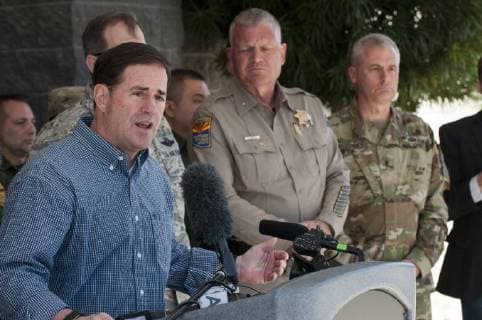The governor of Arizona, the Republican Doug Ducey (L), speaks during a press conference in the border city of Nogales, Arizona, USA, 13 April 2018. The state of Arizona sent a first contingent of 60 soldiers of the US National Guard to its border with Mexico, where it will give support by land and air to the Border Patrol, although it is also expected to attend the ports of entry. There is no higher priority than public safety, for many years we have asked the federal government for help, we finally have an administration that is taking action, said Ducey. Arizona deploys in the border with Mexico the first soldiers of the US National Guard !ACHTUNG: NUR REDAKTIONELLE NUTZUNG! Copyright: xGARYxM.xWILLIAMSx AZN001 20180414-636592706229683559