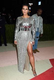Kim Kardashian West arriving at the Met Gala: Manus x Machina in New York City - May 2, 2016 - Met Gala 2016, New York City New York United States Metropolitan Museum of Art  Copyright: xArroyo-OConnorx h_00280069