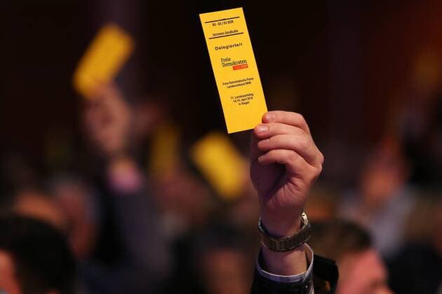 General Feature Random vote Voting card Voting cards Saturday 14 04 2018 71 Ord State party convention of the FDP NRW in the Siegerlandhalle in Siegen