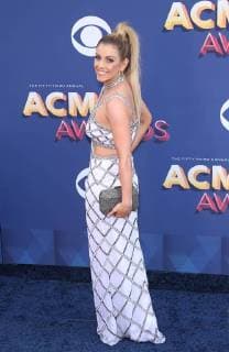 April 15, 2018 - Las Vegas, NV, U.S. - 15 April 2018 - Las Vegas, NV - Lindsay Ell. 2018 ACM Awards Red Carpet arrivals at MGM Grand Garden Arena. Photo Credit: MJT AdMedia Las Vegas U.S. - ZUMAa123 20180415_zaa_a123_011 Copyright: xMjtAdmediax