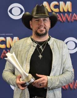 Jason Aldean, winner of the award for Entertainer of the Year, appears backstage at the 53rd annual Academy of Country Music Awards held at MGM Grand Garden Arena in Las Vegas, Nevada on April 15, 2018. The show will be telecast live on CBS.  LAV20180415433 JIMxRUYMEN