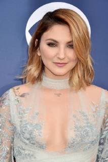 Julia Michaels at the Country Music Awards on Las Vegas 15 04 2018 53rd Academy Of Country Music Awards 2018 in Las Vegas
