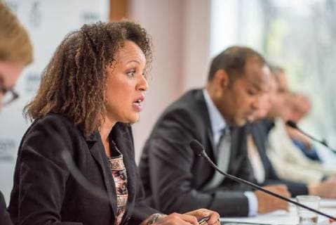 Najia Bounaim, Stellvertretende Nordafrika-Direktorin fuer Kampagnen im Internationalen Sekretariat von Amnesty International., bei einer Pressekonferenz zum Amnesty-Menschenrechtspreis 2018 am 16.04.18 in Berlin. Fuer einen furchtlosen Einsatz trotz staatlicher Repressionen wird das aegyptische Nadeem-Zentrum in Kairo fuer die Rehabilitierung von Opfern von Gewalt und Folter mit dem Menschenrechtspreis von Amnesty International am Montagabend (16.04.18) in Berlin ausgezeichnet. Stellvertretend fuer das Nadeem-Zentrum nimmt der aegyptische Arzt und Menschenrechtsaktivist Taher Mokhtar entgegen, da die Betreiber des Zentrums nicht aus Aegypten ausreisen duerfen. Das Nadeem-Zentrum setzt sich seit 25 Jahren fuer Folteropfer ein. Die Mitarbeiter der Organisation errichteten eine Spezialklinik zur Behandlung Ueberlebender von Misshandlungen Copyright: epd-bild ChristianxDitsch EDITORIAL USE ONLY