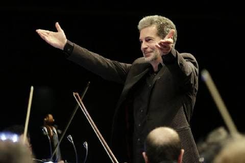Bilder des Tages Composer Nic Raine conducts the opening concert of Film Music Prague 2018 GOOSEBUMPS! in Prague, Czech Republic, April 19, 2018. (CTKxPhoto MichaelaxRihova) CTKPhotoP201804191002401  mir 3