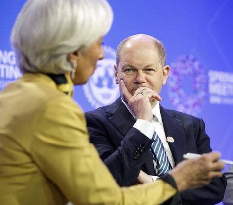 Federal Finance Minister Olaf Scholz SPD attends the IWF Spring Conference in Washington Here at the panel discussion Reforming the Eurozone Here with the IMF Director Christine Lagarde Washington 19 04 2018 Washington USA Copyright: xThomasxImo photothek.netx