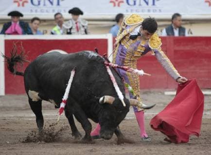 Spanish bullfighter Paco Urena in action during the second bullfighting of the National San Marcos Fair in Aguascalientes, Mexico, 20 April 2018. econd bullfight of the San Marcos Fair in Aguascalientes !ACHTUNG: NUR REDAKTIONELLE NUTZUNG!  Copyright: xMarioxGuzmanx MEX001 20180421-636598853725858598