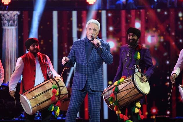 Entertainment Bilder der Woche KW16 Bilder des Tages . 21 04 2018. London, United Kingdom. The Queen s Birthday Party. Members of the Royal Family join Hm Queen Elizabeth II for her 92 Birthday Party At the Royal Albert Hall, London, The Concert is being organised by the Royal Commonwealth Society of which Her Majesty is Patron. The RCS is the oldest Commonwealth organisation and is celebrating its 150th anniversary in 2018. Alongside contemporary performances, songs from classic musicals are performed. Performers include Sir Tom Jones, Kylie Minogue, Sting and Shaggy, Shawn Mendes, Ladysmith Black Mambazo, Anne-Marie, Craig David and Donel Mangena.  xAndrewxParsonsx xi-Imagesx IIM-17575-0008