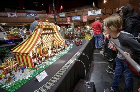(180421) -- VANCOUVER, April 21, 2018 -- People view LEGO creations at the BrickCan LEGO convention in Vancouver, Canada, April 21, 2018. About 200 LEGO builders across the world showcased more than 6,000 pieces of creations at the annual BrickCan event which is claimed to be Canada s largest public LEGO fan convention. ) CANADA-VANCOUVER-LEGO-EXHIBITION LiangxSen 