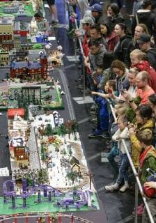 (180421) -- VANCOUVER, April 21, 2018 -- People view LEGO creations at the BrickCan LEGO convention in Vancouver, Canada, April 21, 2018. About 200 LEGO builders across the world showcased more than 6,000 pieces of creations at the annual BrickCan event which is claimed to be Canada s largest public LEGO fan convention. ) CANADA-VANCOUVER-LEGO-EXHIBITION LiangxSen 