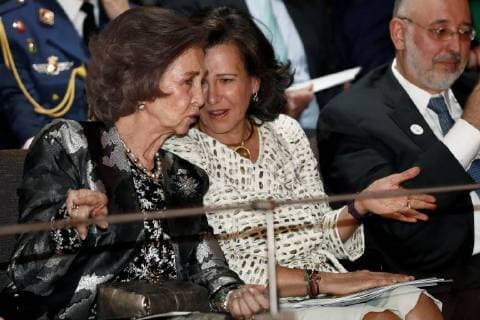 Spanish Queen Sofia (L) talks to President of Banco Santander Ana Patricia Botin (C) during the 4th Meeting of International High Music School Reina Sofia, in Madrid, Spain, 22 April 2018. 4th Meeting of International High Music School Reina Sofia !ACHTUNG: NUR REDAKTIONELLE NUTZUNG!  Copyright: xMARISCALx GRAF078 20180422-636600245961189333