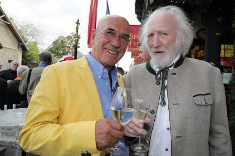 23 04 2018 Marchfelderhof Deutsch Wagram Awarding of the GOLDEN ASPARAGUS to the asparagus chef of the year 2018 in the picture Otto Otto Retzer Karl Merkatz Awarding of the GOLDEN ASPARAGUS