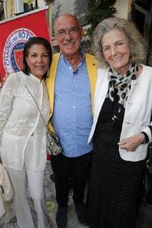 23 04 2018 Marchfelderhof Deutsch Wagram Awarding of the GOLDEN ASPARAGUS to the asparagus cook of the year 2018 in the picture Otto Retzer with wife Shirley Inge Abnormal award of the GOLDEN ASPARAGUS