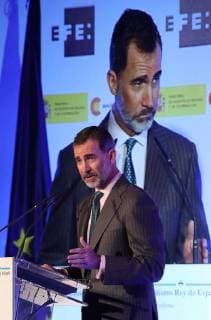 King Felipe VI of Spain delivers a speech during the awarding ceremony of the 35th edition of the International King of Spain Awards held in Casa America in Madrid, Spain, 24 April 2018. The awards, organized by Efe news agency and the Spanish Agency for International Development Cooperation (AECID), distinguish the work of journalists from 8 different countries. International King of Spain Journalism Awards !ACHTUNG: NUR REDAKTIONELLE NUTZUNG!  Copyright: xballesterosx GRAF1335 20180424-636601740923466245