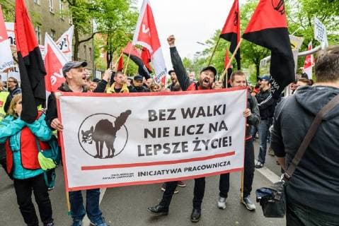 Protest against the presentation of the Axel Springer Award On 24 April 2018, hundreds of employees and sympathizers demonstrated in Berlin against the awarding of the Axel Springer Award to Amazon boss Jeff Bezos. In the afternoon, several hundred participants gathered at Oranienplatz in Kreuzberg to visit nearby Axel Springer skyscraper to pull Berlin Berlin Germany Kreuzberg Mitte