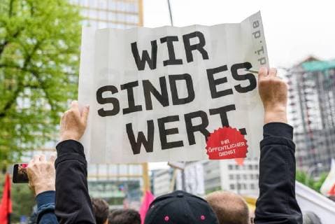 Protest against the presentation of the Axel Springer Award On 24 April 2018, hundreds of employees and sympathizers demonstrated in Berlin against the awarding of the Axel Springer Award to Amazon boss Jeff Bezos. In the afternoon, several hundred participants gathered at Oranienplatz in Kreuzberg to visit nearby Axel Springer skyscraper to pull Berlin Berlin Germany Kreuzberg Mitte