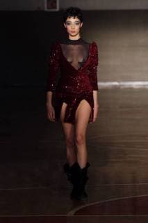 A model presents a creation of the Mexican designer Paloma Lira for the Fall Winter season, during the Mercedes-Benz Fashion Week, in Mexico City, Mexico, 24 April 2018. The fashion event will be held until April 27. Mercedes-Benz Fashion Week in Mexico City !ACHTUNG: NUR REDAKTIONELLE NUTZUNG!  Copyright: xSashenkaxGutierrezx CMX01 20180425-636602279332708642