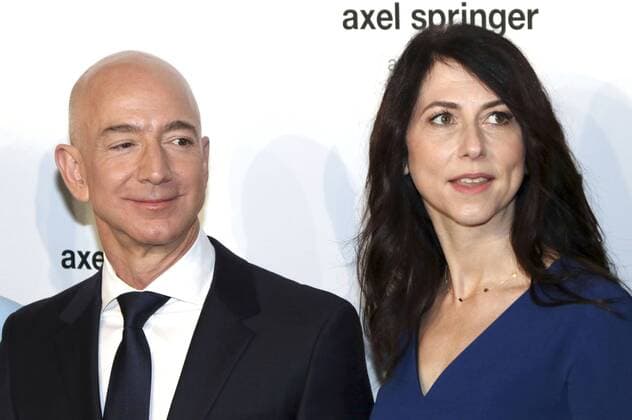 Jeff Bezos with his wife MacKenzie Bezos at the presentation of the Axel Springer Award 2018 at the Axel Springer Haus Berlin 24 04 2018 Foto:xA.xBuggex xFuturexImage