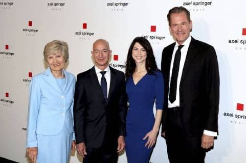 Peace Springer Jeff Bezos MacKenzie Bezos and Mathias Döpfner at the presentation of the Axel Springer Award 2018 at the Axel Springer Haus Berlin 24 04 2018 Foto:xA.xBuggex xFuturexImage