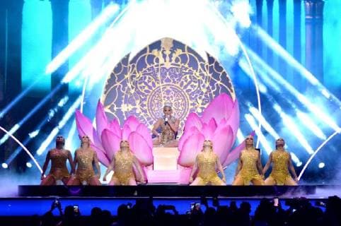 Jennifer Lopez debuts her new song El Anillo onstage during the 2018 Billboard Latin Music Awards at the Mandalay Bay Events Center in Las Vegas, Nevada on April 26, 2018.  LAV20180426213