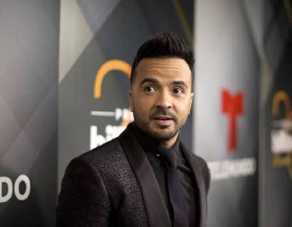 Puerto Rican singer Luis Fonsi speaks to the media in the press room of the Billboard Latin Music Awards 2018 at the Mandalay Bay resort in Las Vegas, Nevada, United States, 26 April 2018. Billboard Latin Music Awards 2018 !ACHTUNG: NUR REDAKTIONELLE NUTZUNG!  Copyright: xArmandoxArorizox BIL13 20180427-636604085647489788