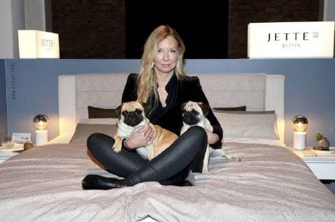 Jette Joop and her dogs Ivo and Ideal at the presentation of the new Jette Betten collection in the Spreespeicher Berlin 27 04 2018 Foto:xA.xBuggex xFuturexImage