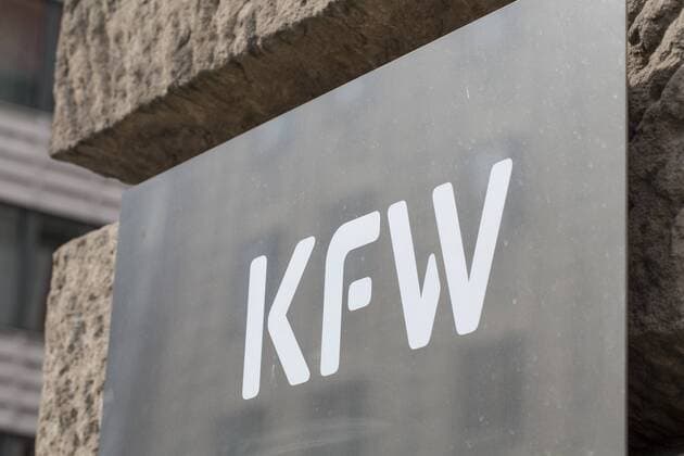 Logo of KFW Bank 27 04 2018 GER Berlin Sign with logo on the building of KFW Bank Berlin Germany Franzoesische Strasse