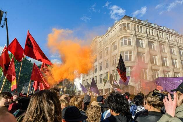Revolutionaries 1 May Demo in Kreuzberg On 01 05 2018 several thousand participants demonstrated on the Revolutionary 1 May Demo in Kreuzberg The route led from the Oranienplatz to the Silesian Gate and ran across the MyFest Berlin Berlin Germany Kreuzberg