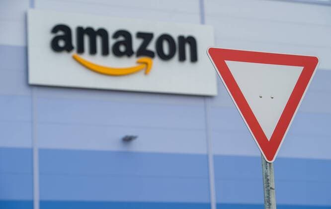 Logistics warehouse HAM2 from Amazon in Winsen Winsen Copyright: xBjörnxHakex