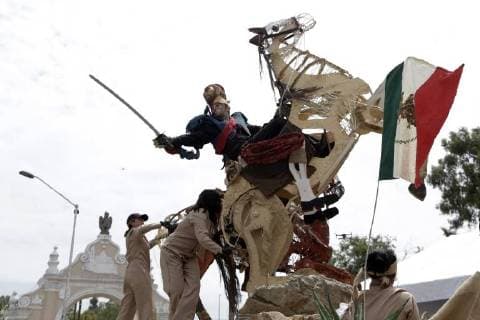 Thousands of people commemorate in Puebla, Mexico, on 05 May 2018, the 156th anniversary of the Battle of May 5, with a civic-military parade in which a symbolic representation of all the actors who participated in this historical event. On 05 May 1862, the Mexican Army, under the command of General Ignacio Zaragoza, confronted the French military forces advancing towards the capital of the country to consummate the conquest of Mexico. Mexicans commemorate victory against French at 156 years of battle May 5 !ACHTUNG: NUR REDAKTIONELLE NUTZUNG!  Copyright: xFranciscoxGuascox PB01 20180505-636611596406378322