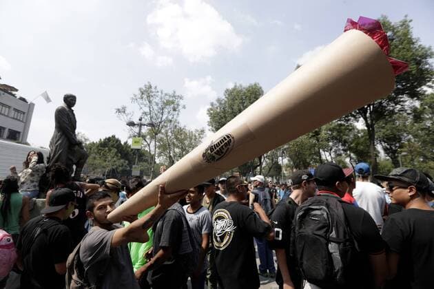 May 5, 2018 - EUM20180505SOC08.JPG.CIUDAD DE MEXICO MarchMarcha-Marihuana.- Aspecto de la marcha por la legalizacion de la mariguana en la Ciudad de Mexico, 5 de mayo de 2018. Foto: Agencia EL UNIVERSALLuis CortesMAVC  - ZUMAu78_ 20180505_zaf_u78_581 Copyright: xElxUniversalx