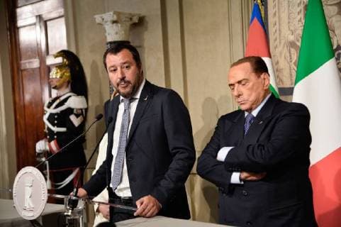 Bilder des Tages May 7, 2018 - Rome, Italy - Forza Italia leader Silvio Berlusconi and leader of Lega Matteo Salvini at the end of the Consultations of the President of the Republic for the formation of the new Government on May 07, 2018 in Rome, Italy Rome Italy  - ZUMAn230 20180507_zaa_n230_571 Copyright: xSilviaxLorex