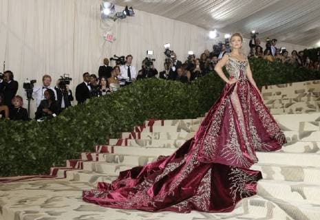 Blake Lively arrives on the red carpet at The Metropolitan Museum of Art s Costume Institute Benefit Heavenly Bodies: Fashion and the Catholic Imagination at Metropolitan Museum of Art in New York City on May 7, 2018.  NYP20180507701 JOHNxANGELILLO