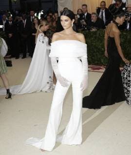 Kendall Jenner arrives on the red carpet at The Metropolitan Museum of Art s Costume Institute Benefit Heavenly Bodies: Fashion and the Catholic Imagination at Metropolitan Museum of Art in New York City on May 7, 2018.  NYP20180507731 JOHNxANGELILLO