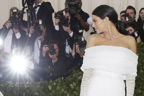 Kendall Jenner arrives on the red carpet at The Metropolitan Museum of Art s Costume Institute Benefit Heavenly Bodies: Fashion and the Catholic Imagination at Metropolitan Museum of Art in New York City on May 7, 2018.  NYP20180507737 JOHNxANGELILLO