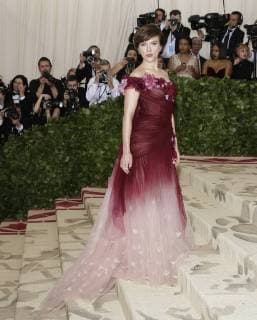 Scarlett Johansson arrives on the red carpet at The Metropolitan Museum of Art s Costume Institute Benefit Heavenly Bodies: Fashion and the Catholic Imagination at Metropolitan Museum of Art in New York City on May 7, 2018.  NYP20180507784 JOHNxANGELILLO