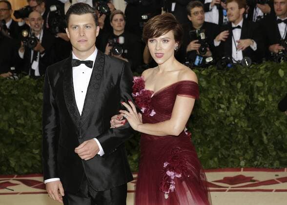 Scarlett Johansson and Colin Jost arrive on the red carpet at The Metropolitan Museum of Art s Costume Institute Benefit Heavenly Bodies: Fashion and the Catholic Imagination at Metropolitan Museum of Art in New York City on May 7, 2018.  NYP20180507786 JOHNxANGELILLO