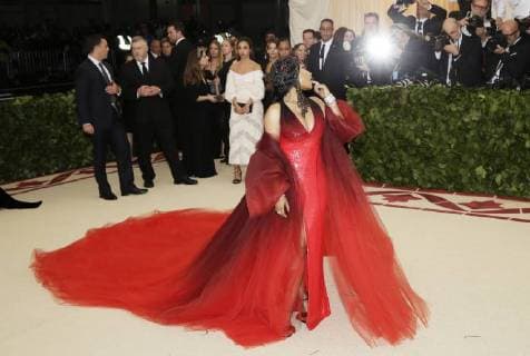 Nicki Minaj arrives on the red carpet at The Metropolitan Museum of Art s Costume Institute Benefit Heavenly Bodies: Fashion and the Catholic Imagination at Metropolitan Museum of Art in New York City on May 7, 2018.  NYP20180507790 JOHNxANGELILLO