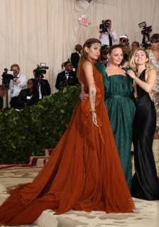May 7, 2018 - New York, N.Y, USA - PARIS JACKSON, STELLA MCCARTNEY, MILEY CYRUS attend the Metropolitan Museum of Art Costume Institute Benefit with exhibition of Heavenly Bodies: Fashion and the Catholic Imagination .The Met Museum, NYC.May 7, 2018.Photos by , Globe Photos Inc. New York USA - ZUMAms4_ 20180507_zaa_ms4_035 Copyright: xSoniaxMoskowitzx