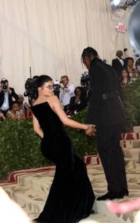 May 7, 2018 - New York, N.Y, USA - TRAVIS SCOTT, KYLIE JENNER attend the Metropolitan Museum of Art Costume Institute Benefit with exhibition of Heavenly Bodies: Fashion and the Catholic Imagination .The Met Museum, NYC.May 7, 2018.Photos by , Globe Photos Inc. New York USA - ZUMAms4_ 20180507_zaa_ms4_052 Copyright: xSoniaxMoskowitzx