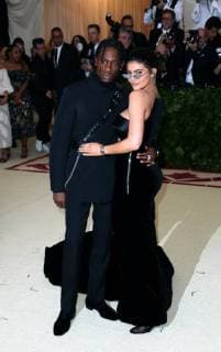 May 7, 2018 - New York, N.Y, USA - TRAVIS SCOTT, KYLIE JENNER attend the Metropolitan Museum of Art Costume Institute Benefit with exhibition of Heavenly Bodies: Fashion and the Catholic Imagination .The Met Museum, NYC.May 7, 2018.Photos by , Globe Photos Inc. New York USA - ZUMAms4_ 20180507_zaa_ms4_053 Copyright: xSoniaxMoskowitzx