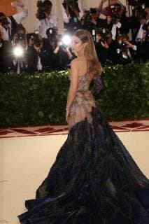 May 7, 2018 - New York, N.Y, USA - GIGI HADID attends the Metropolitan Museum of Art Costume Institute Benefit with exhibition of Heavenly Bodies: Fashion and the Catholic Imagination .The Met Museum, NYC.May 7, 2018.Photos by , Globe Photos Inc. New York USA - ZUMAms4_ 20180507_zaa_ms4_056 Copyright: xSoniaxMoskowitzx