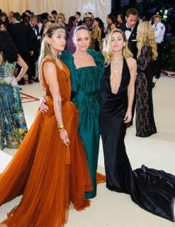May 7, 2018 - New York, NY, U.S. - 07 May 2018 - New York, New York - Paris Jackson, Stella McCartney, Miley Cyrus. 2018 Metropolitan Museum of Art Costume Institute Gala: Heavenly Bodies: Fashion and the Catholic Imagination. Photo Credit: Christopher Smith AdMedia New York U.S. - ZUMAa123 20180507_zaa_a123_021 Copyright: xChristopherxSmithAdmediax