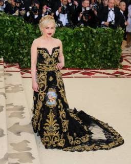 May 7, 2018 - New York, NY, U.S. - 07 May 2018 - New York, New York - Emilia Clarke. 2018 Metropolitan Museum of Art Costume Institute Gala: Heavenly Bodies: Fashion and the Catholic Imagination. Photo Credit: Christopher Smith AdMedia New York U.S. - ZUMAa123 20180507_zaa_a123_035 Copyright: xChristopherxSmithAdmediax